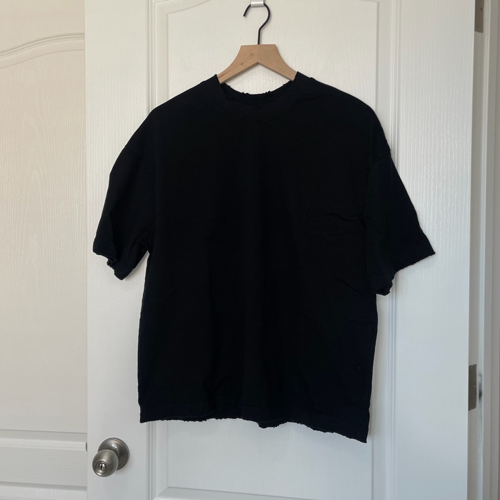 Zara Classic Black Crewneck Distressed Men's T-Shirt
